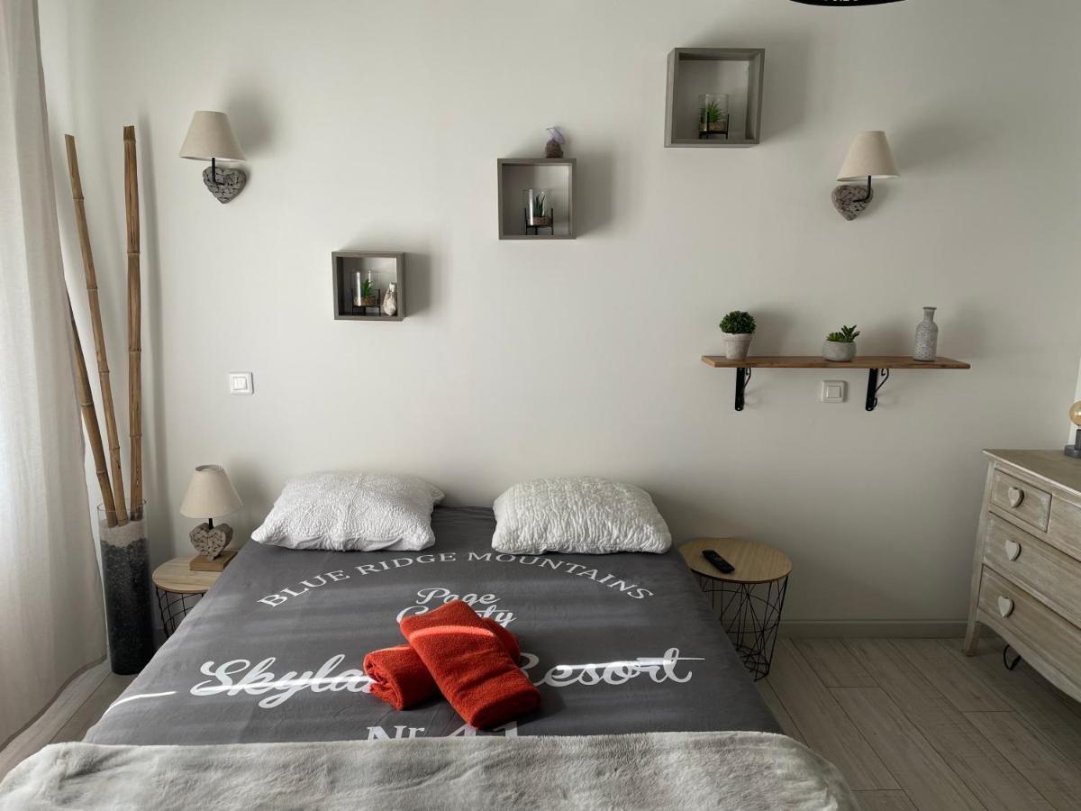 Le Regrimet Avec Parking Gratuit Et Prive Bed & Breakfast Lens-Lestang Eksteriør bilde